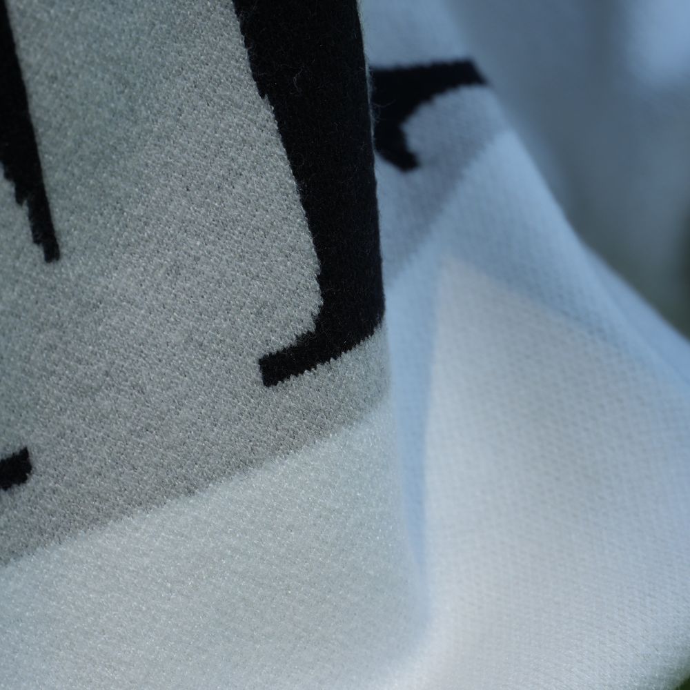 GFFS Big Logo Turtle Neck Knit Sweatshirt