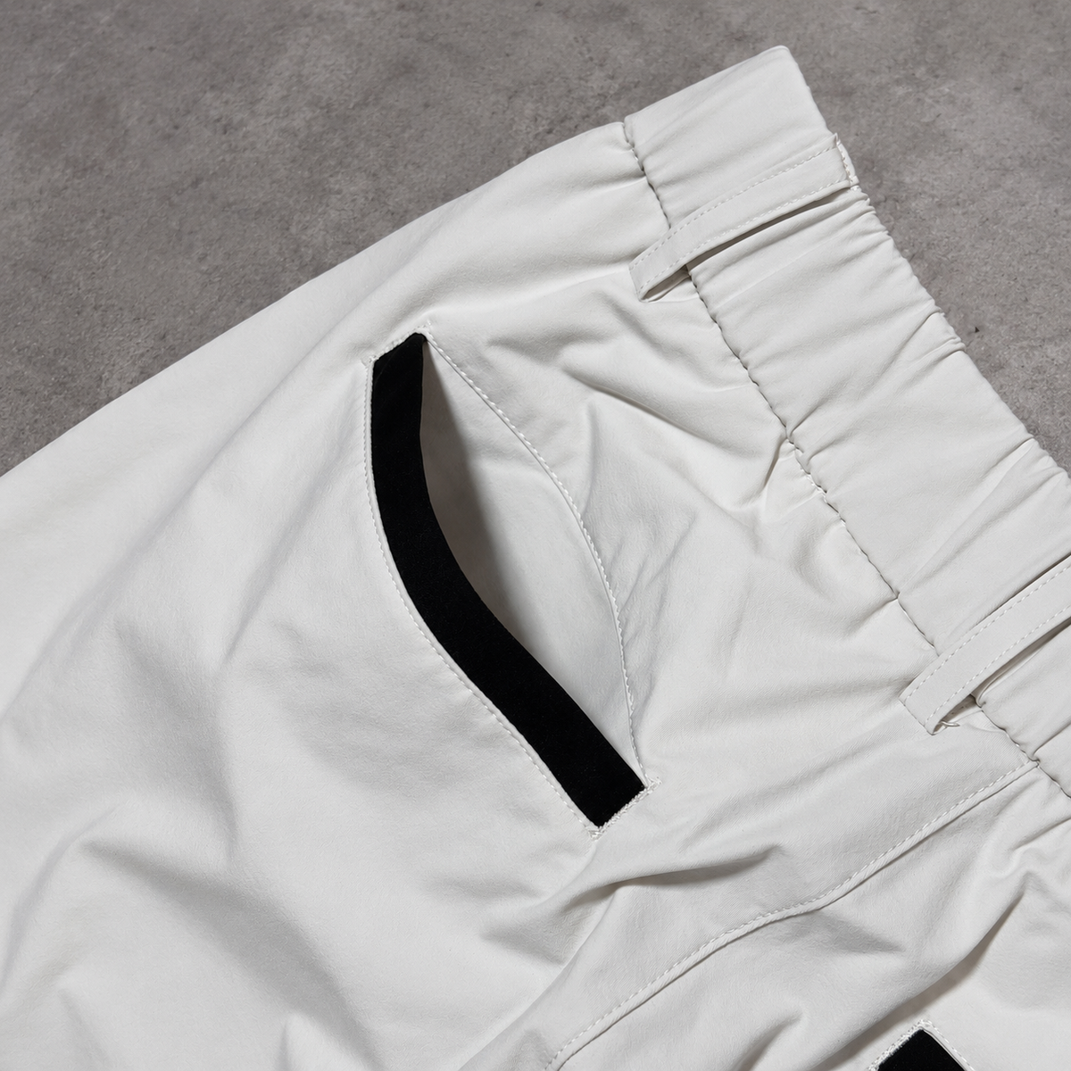 8way stretch tapered pants